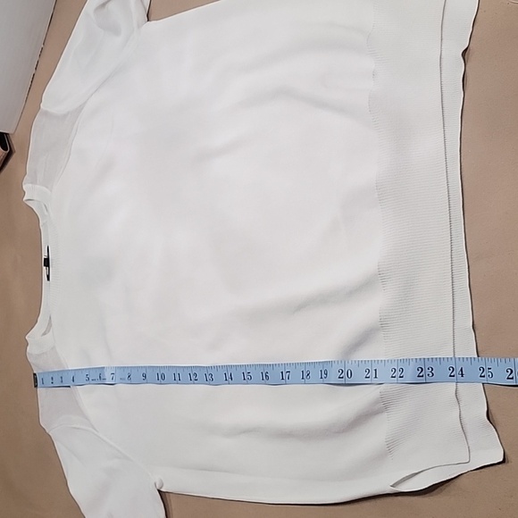 The Limited. Size L, White, Classic Style Sweater, Lightweight, Sheer Shoulders - Picture 10 of 10